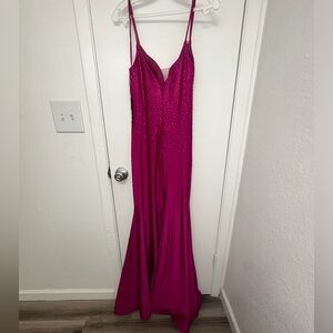 Floor length gown. Size XS. Tight mermaid fit. Color: Orchid with rhinestones.